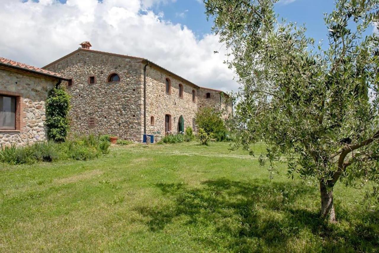 Agriturismo Fattoria Di Statiano โปมารันเช ภายนอก รูปภาพ